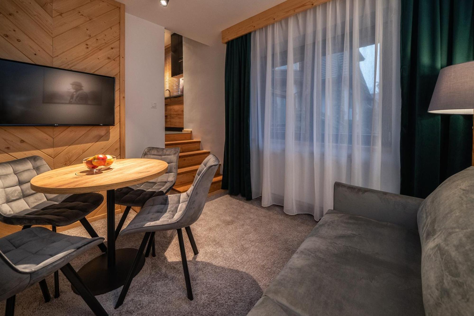 Tatrzanska Miejscowka - Apartamenty Centrum Zakopane Rum bild